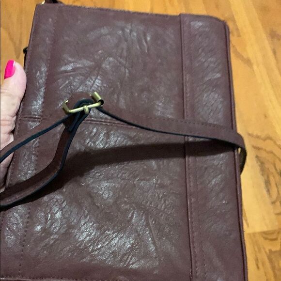 Bueno Plum Crossbody Bag with Adjustable Strap NWOT - Picture 11 of 11